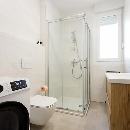 Sunshine T20 Apartment